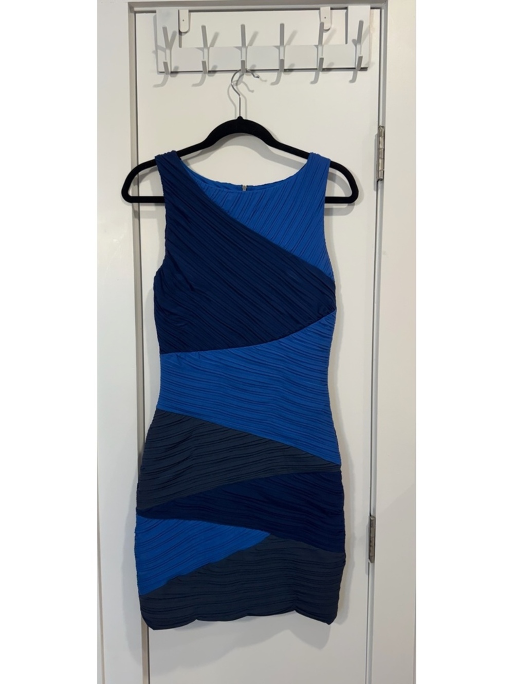 BCBGMAXAZRIA Blue and Navy Colorblock Bodycon Dress Size S